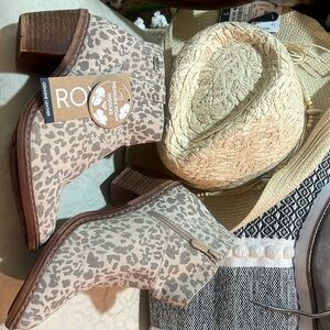 TODY  BEIGE MEMORY FORM SOLE LEOPARD ANKLE BOOTS